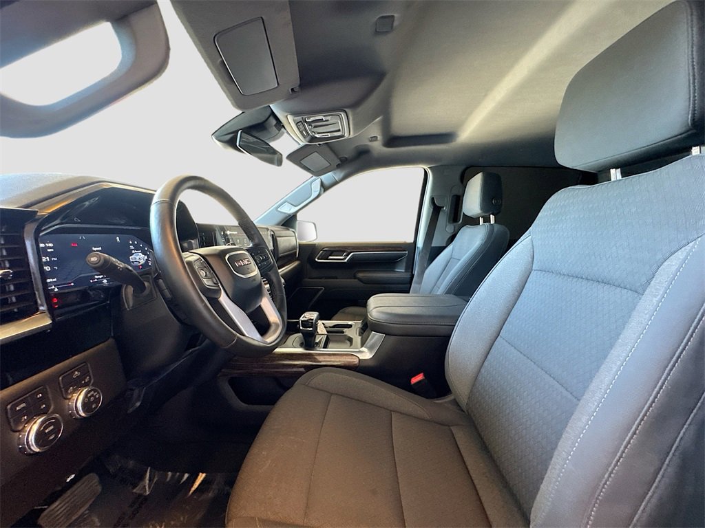 Used 2025 GMC Sierra 1500 Elevation image 21
