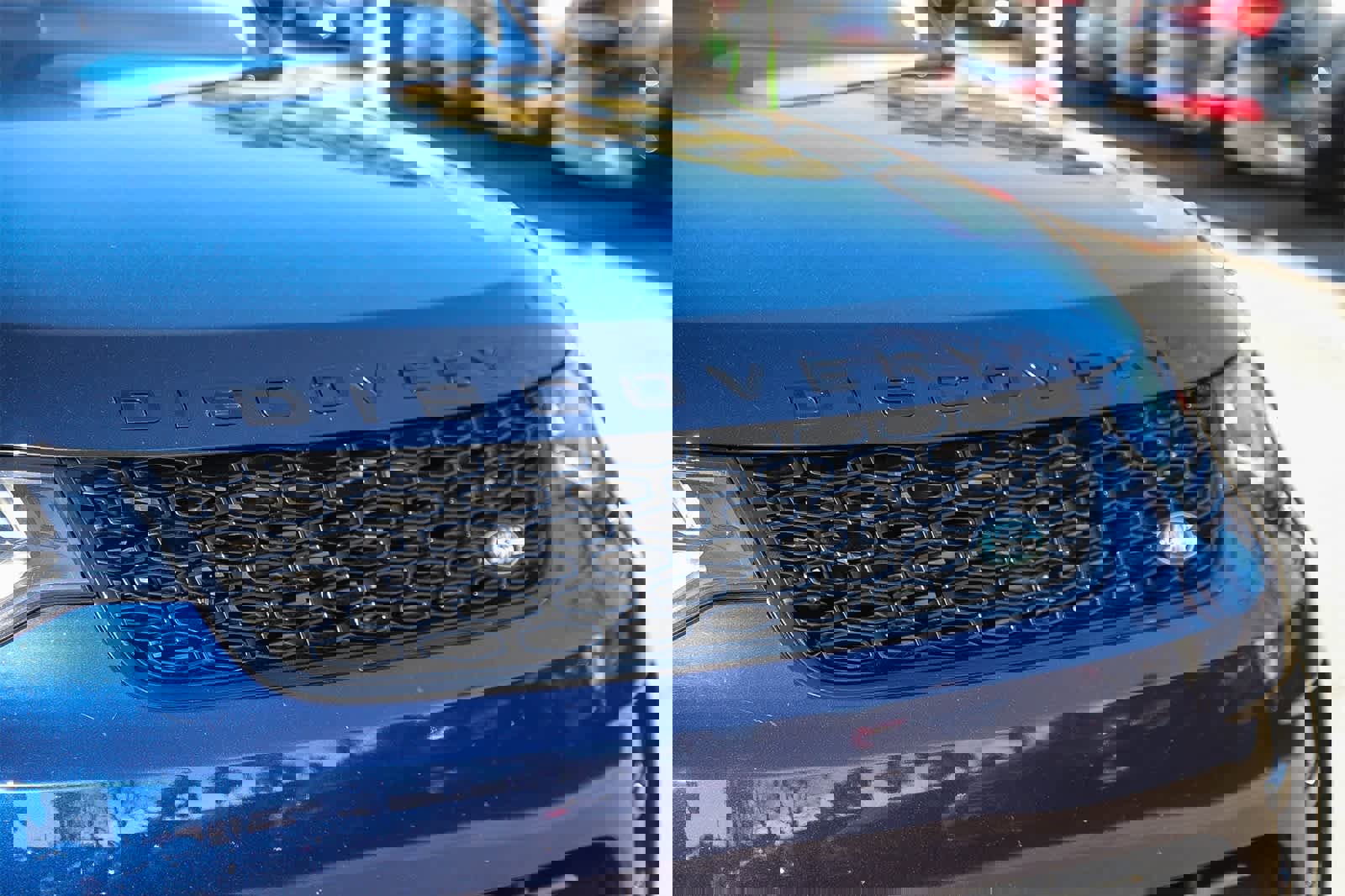 Used 2020 Land Rover Discovery Landmark image 5