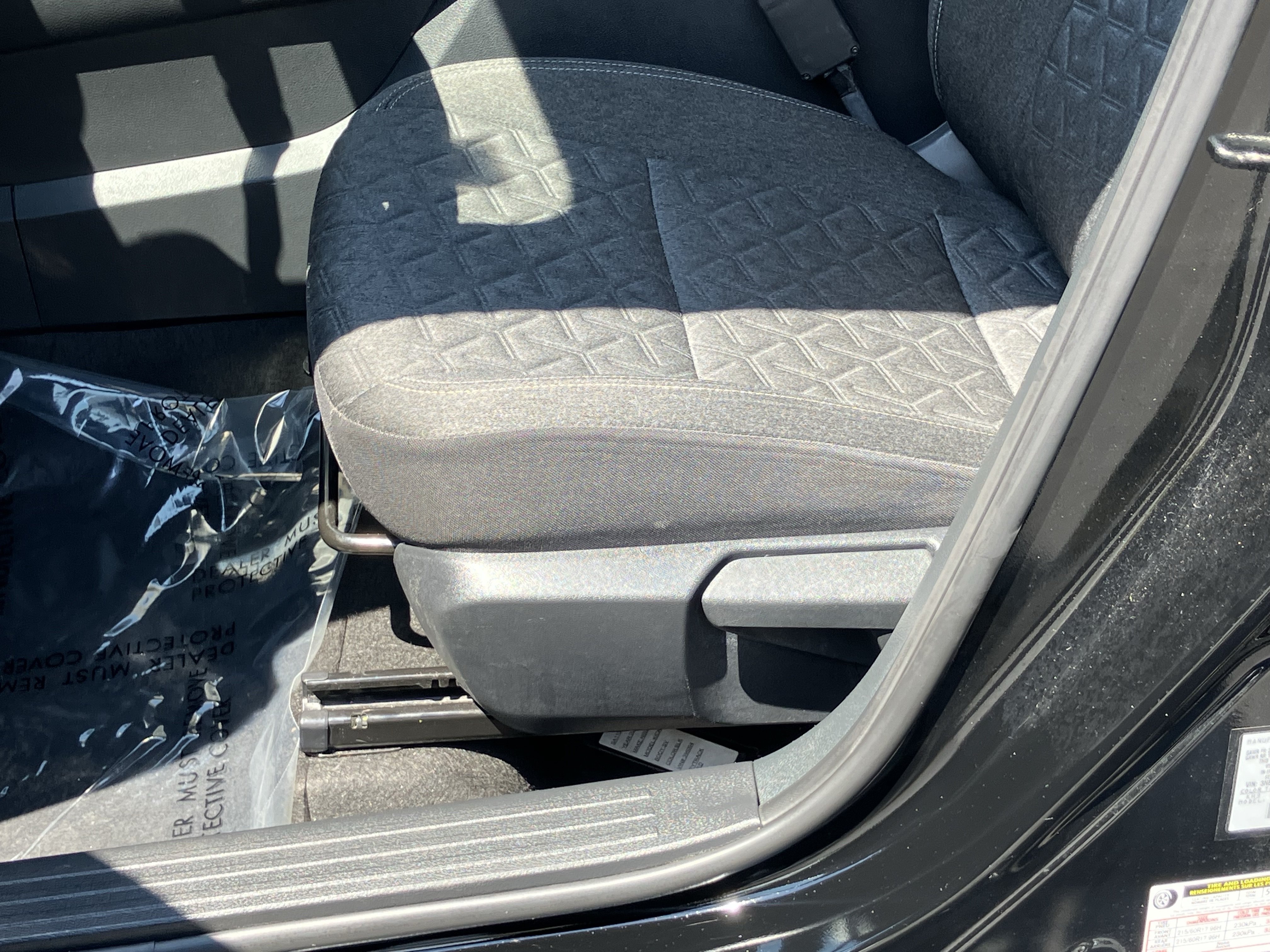 Used 2025 Nissan Kicks SV FWD image 17