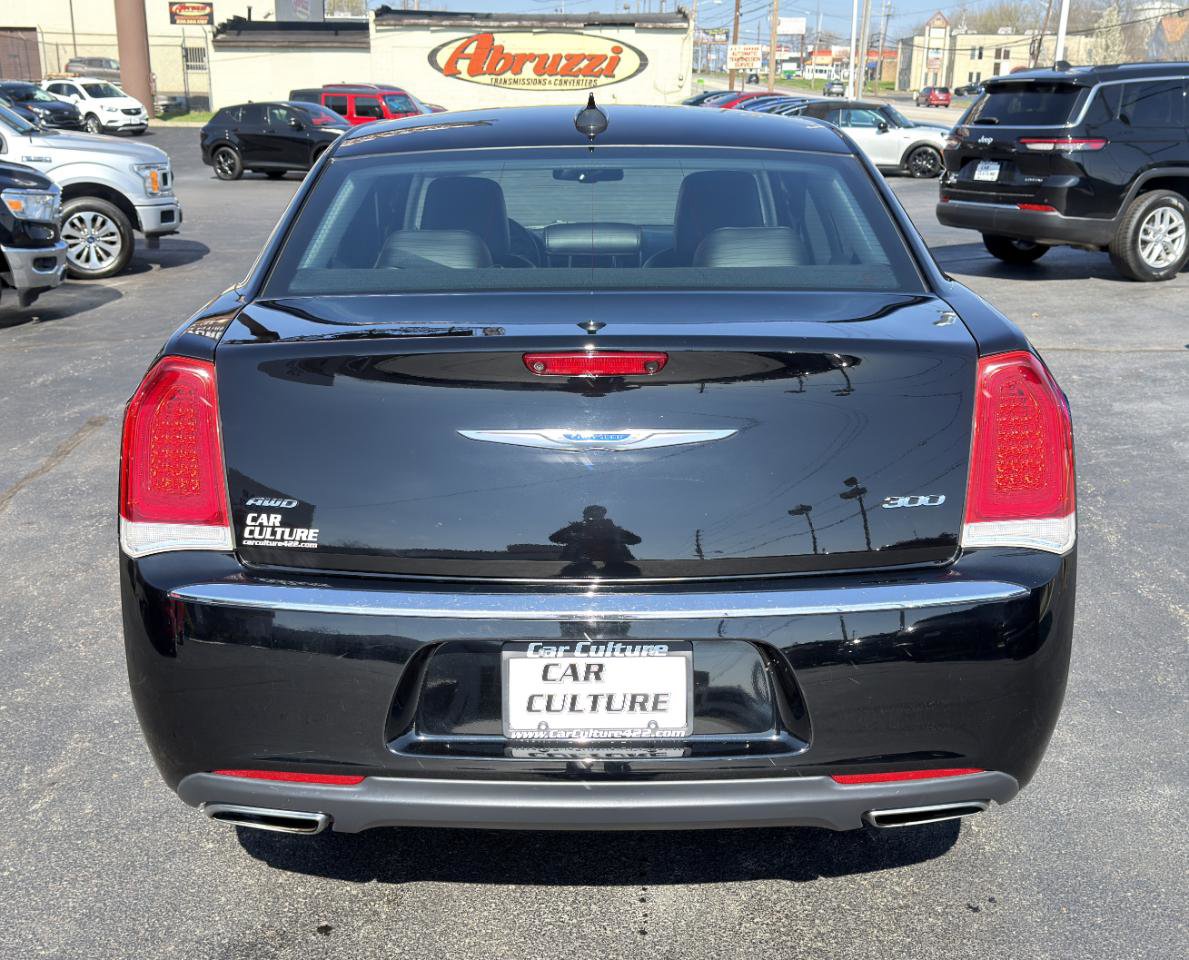 Used 2015 Chrysler 300 Limited w/ Driver Convenience Group image 64