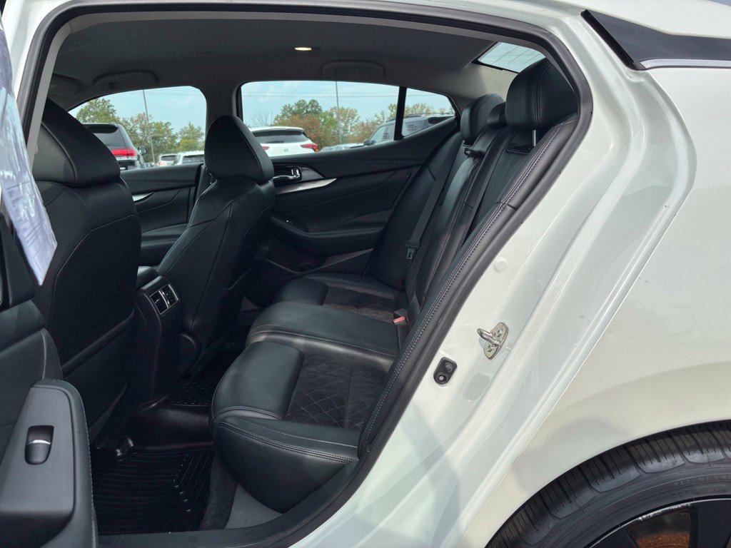 Used 2017 Nissan Maxima SR FWD image 18