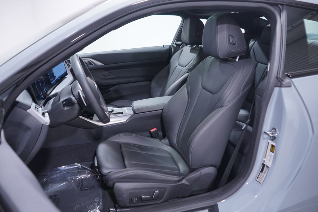 Used 2025 BMW 430i Coupe w/ M Sport Package image 7
