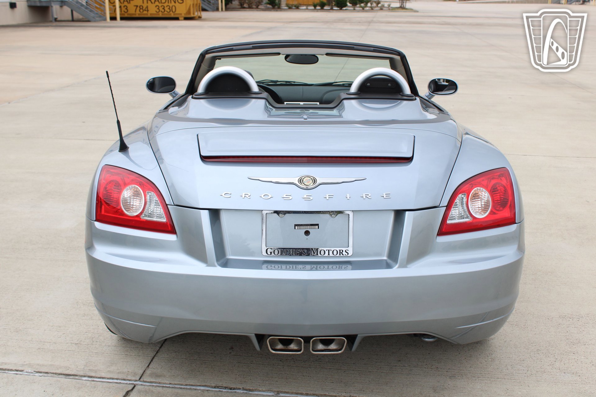 Used 2008 Chrysler Crossfire Limited image 3