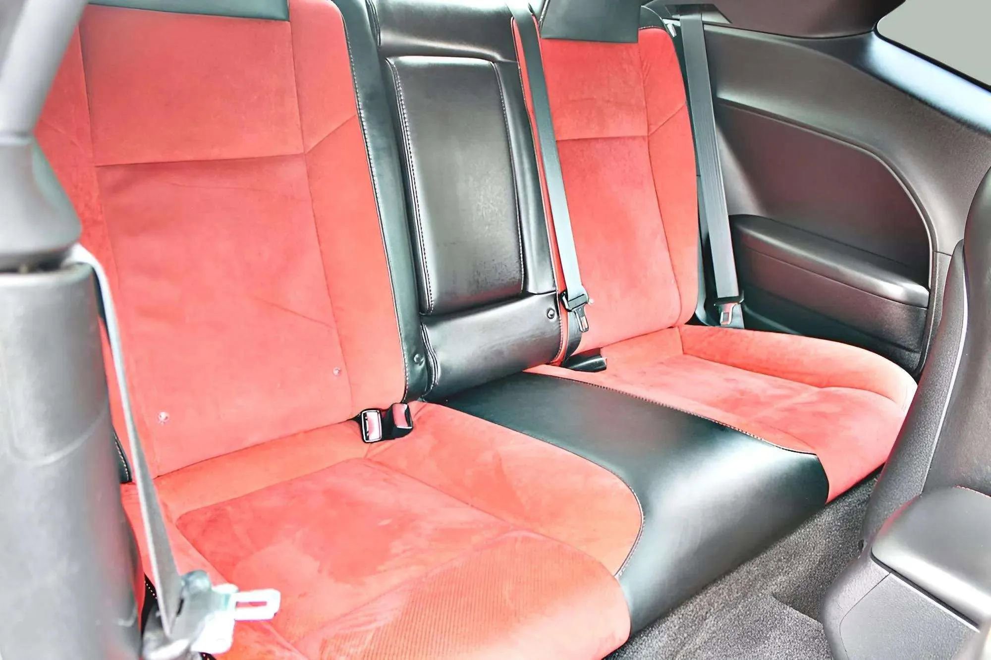 Used 2015 Dodge Challenger R/T Plus image 22