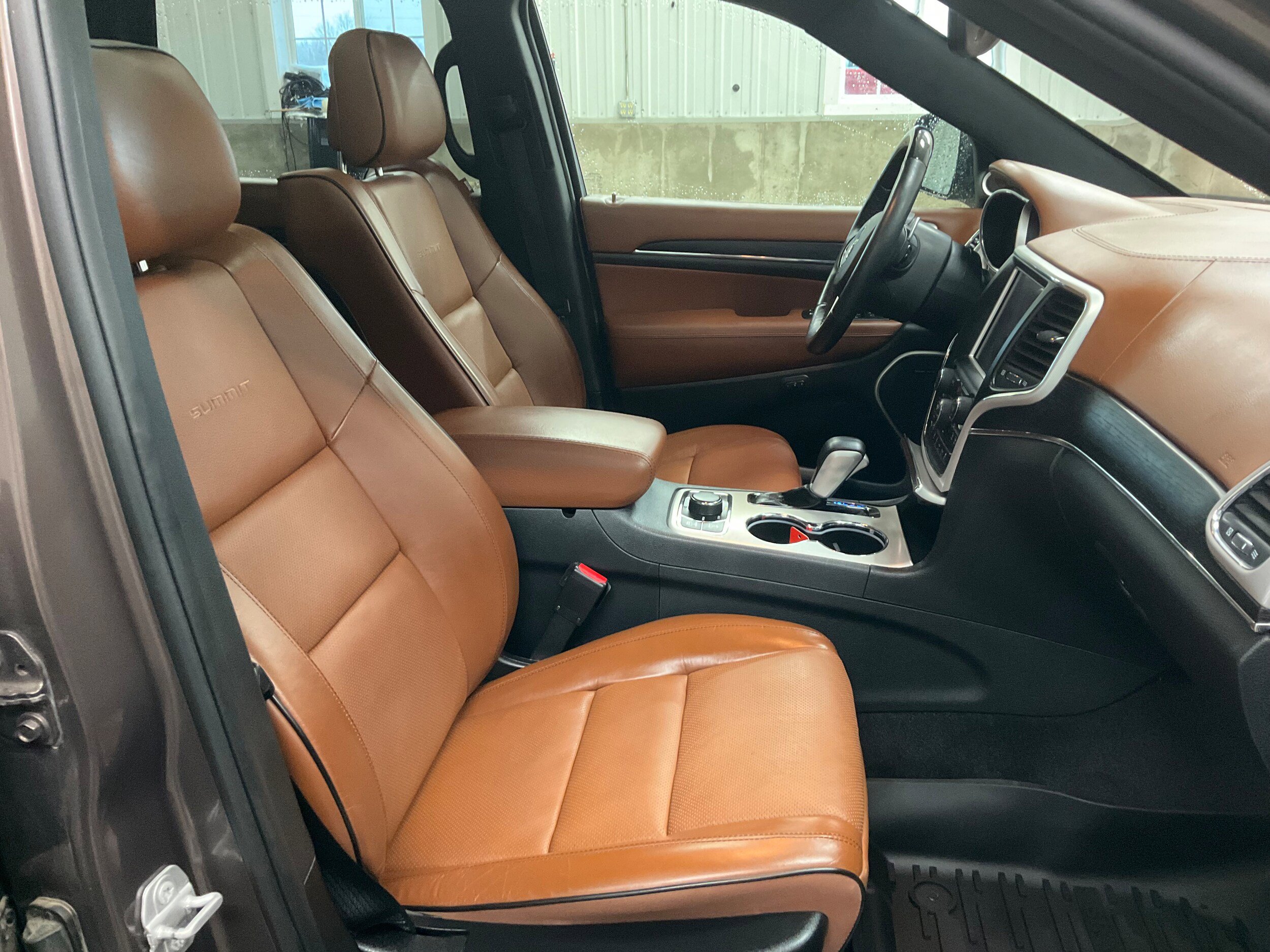 Used 2018 Jeep Grand Cherokee Summit AWD/4WD image 32
