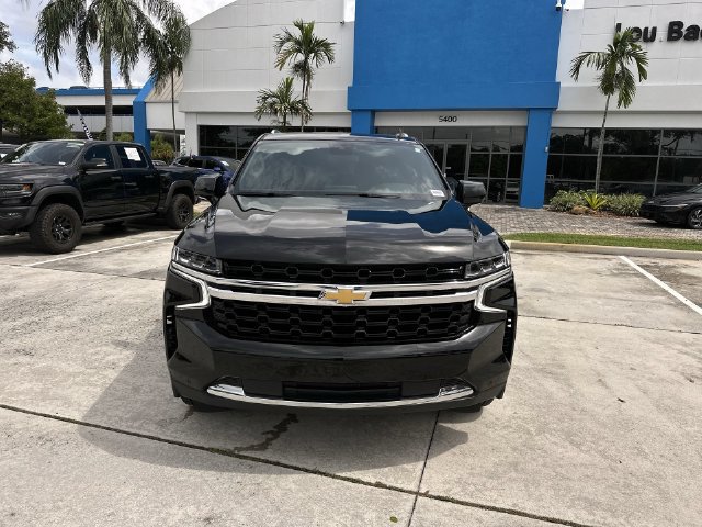 Used 2024 Chevrolet Suburban LS RWD image 18