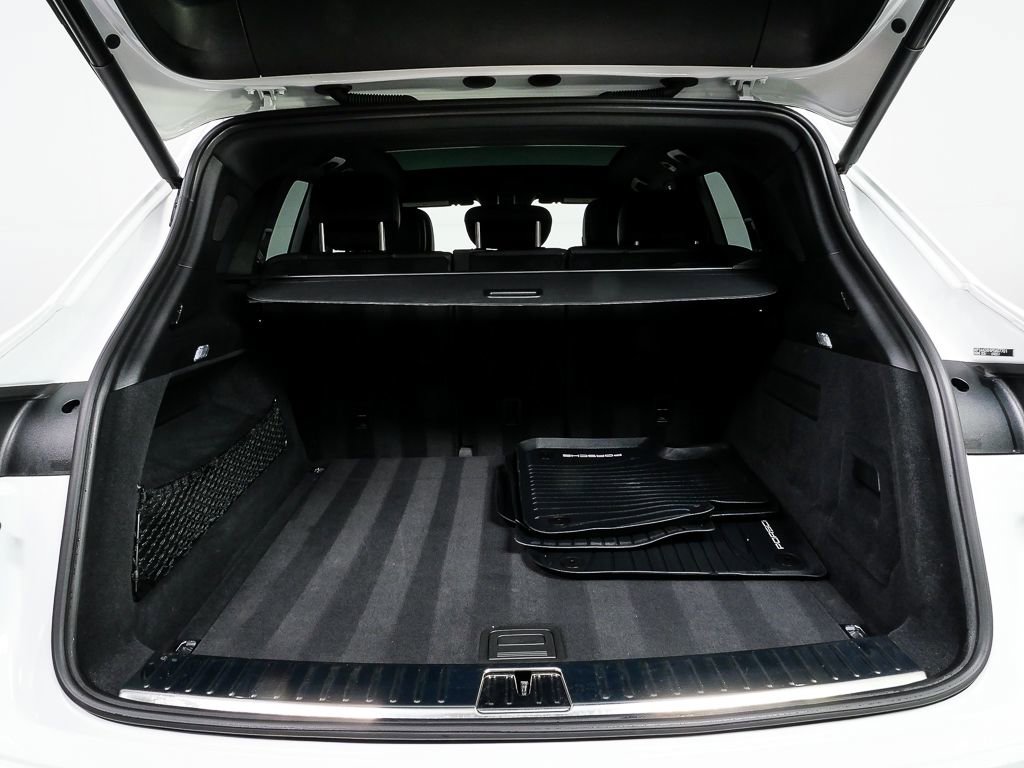 Certified 2023 Porsche Cayenne AWD/4WD image 31