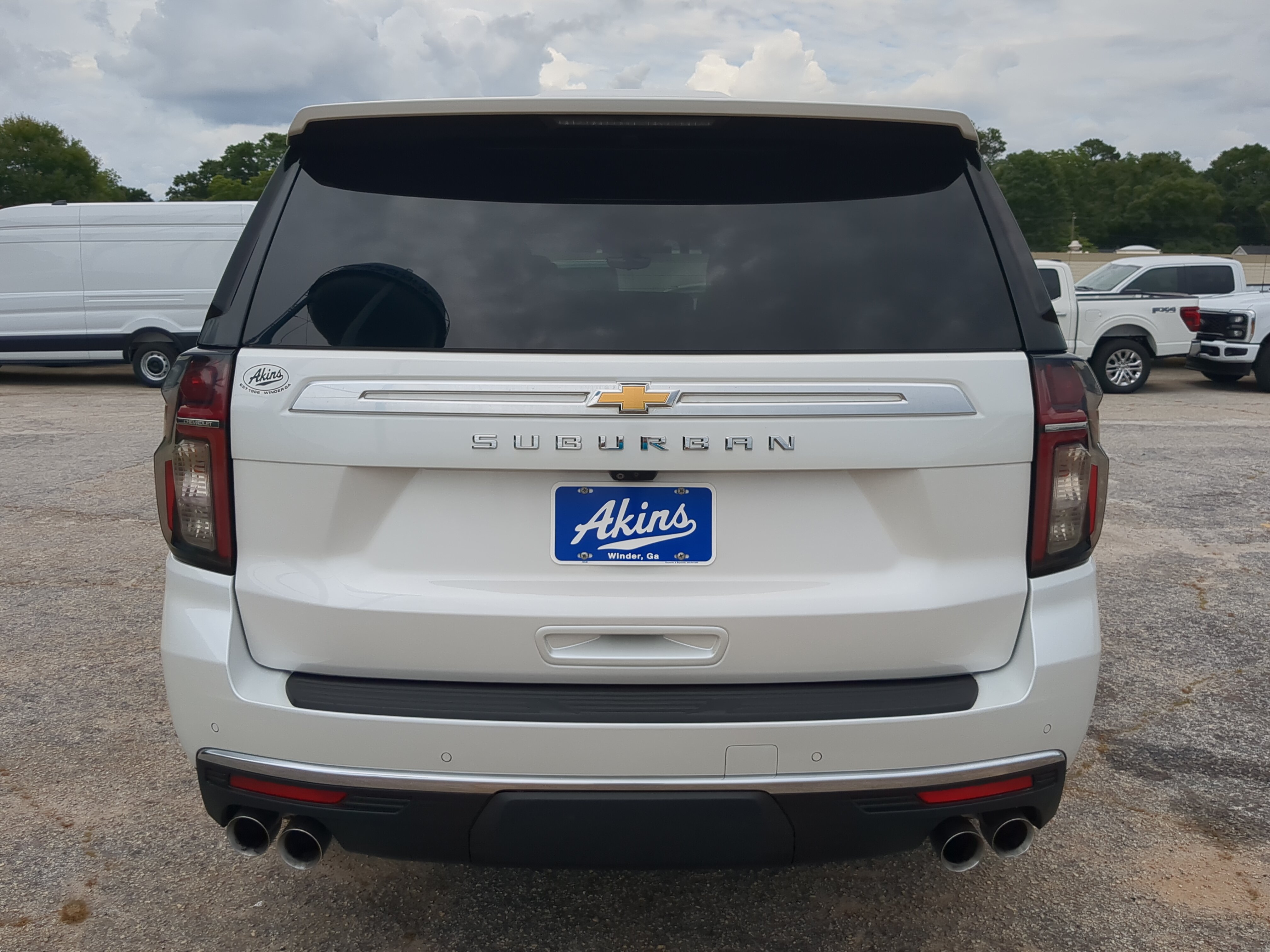 Used 2021 Chevrolet Suburban High Country w/ Premium Package RWD image 4