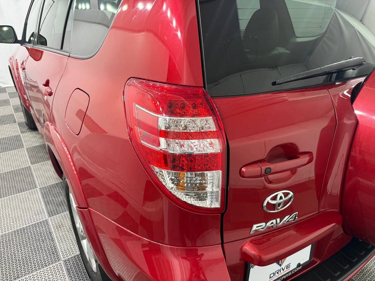Used 2012 Toyota RAV4 Limited w/ Premium Plus Value Pkg AWD/4WD image 9