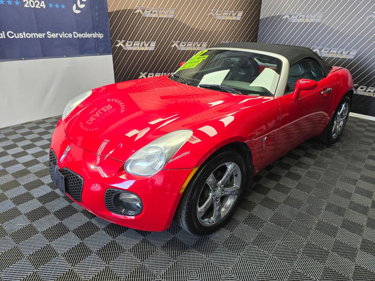 Used 2007 Pontiac Solstice GXP image 1