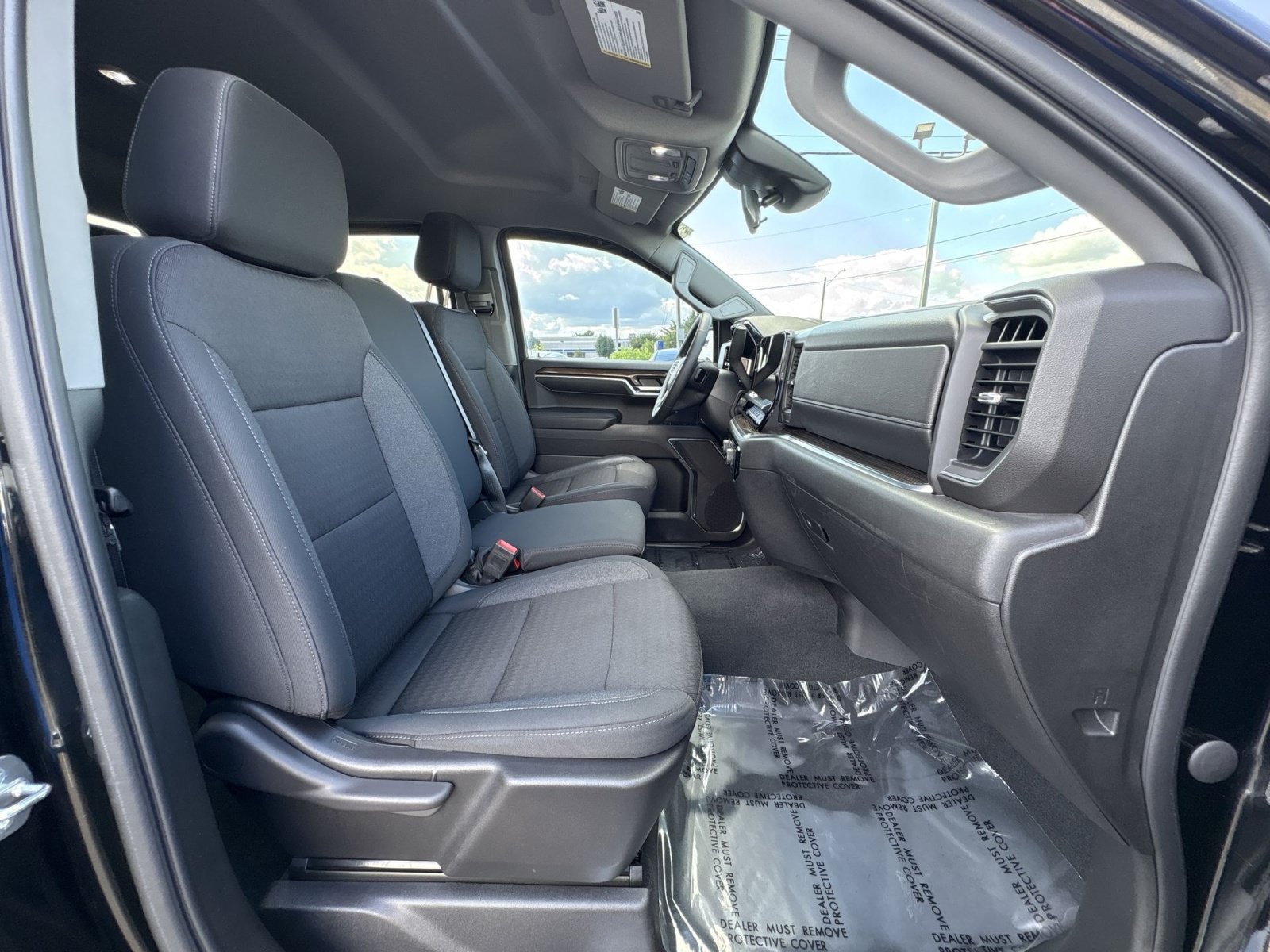 Used 2023 Chevrolet Silverado 1500 LT AWD/4WD image 26