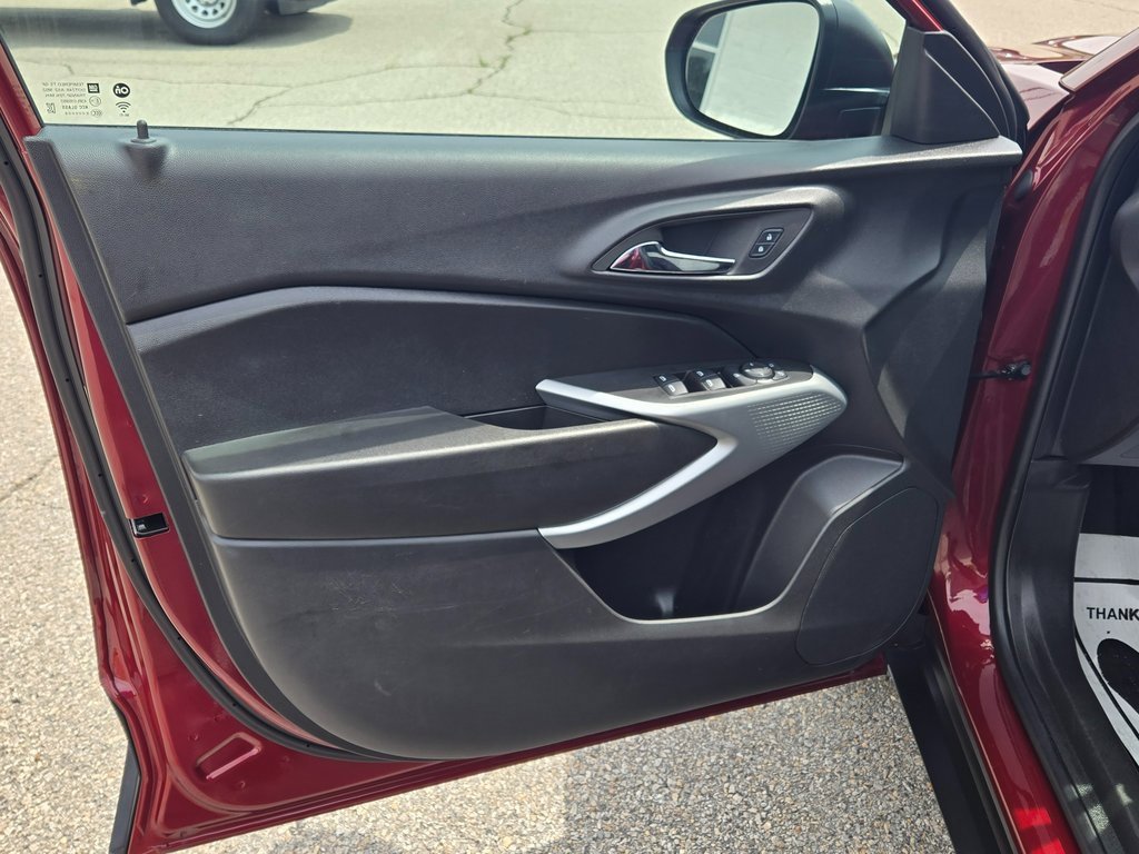 Used 2024 Chevrolet Trax LS image 23