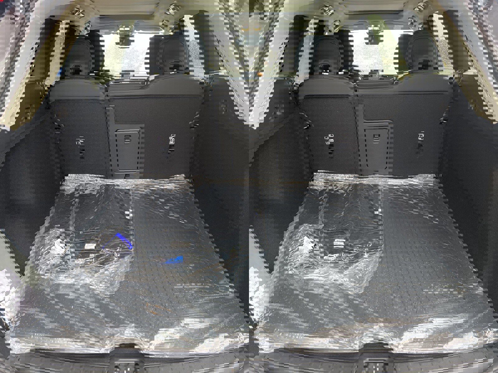 New 2026 Volvo XC60 B5 Core w/ Climate Package image 15