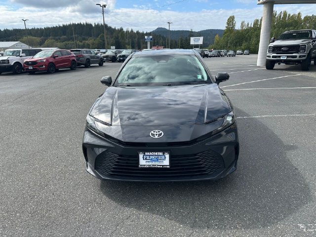 Used 2025 Toyota Camry LE FWD image 7