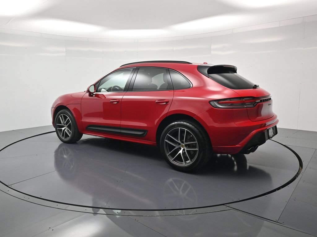 Certified 2024 Porsche Macan AWD/4WD image 3