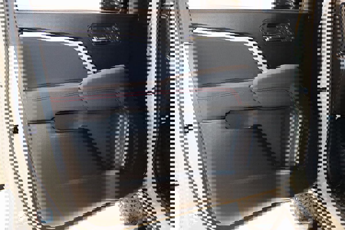 Used 2024 Chevrolet Colorado Z71 w/ Z71 Convenience Package 2 image 35