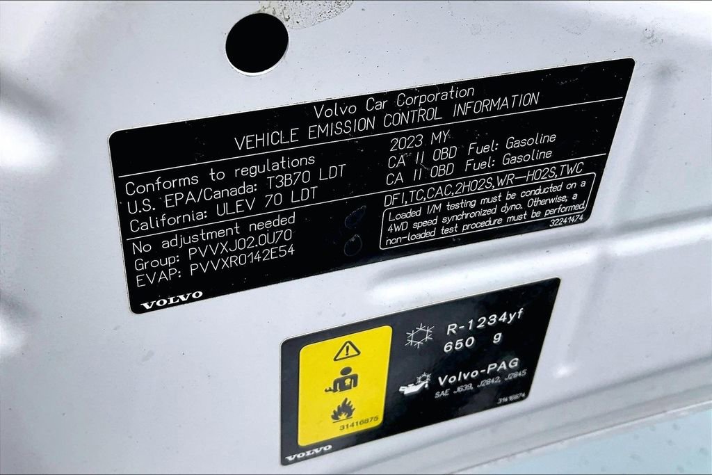 Certified 2023 Volvo XC60 B5 Plus image 30