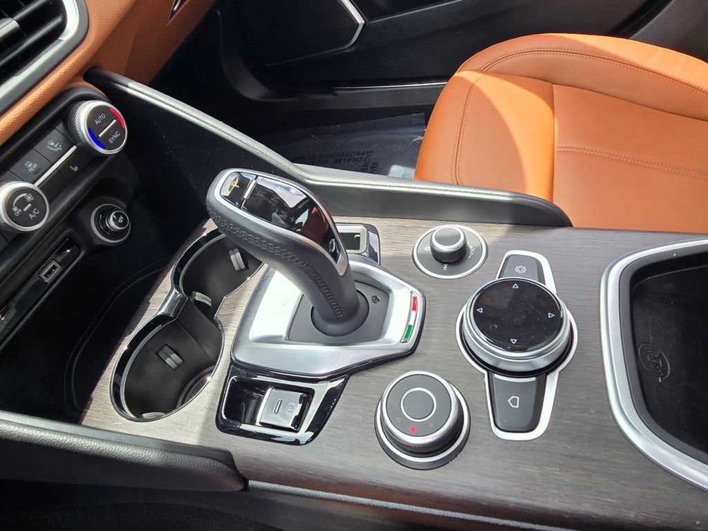 Used 2021 Alfa Romeo Giulia Ti w/ Nero Edizione RWD image 22
