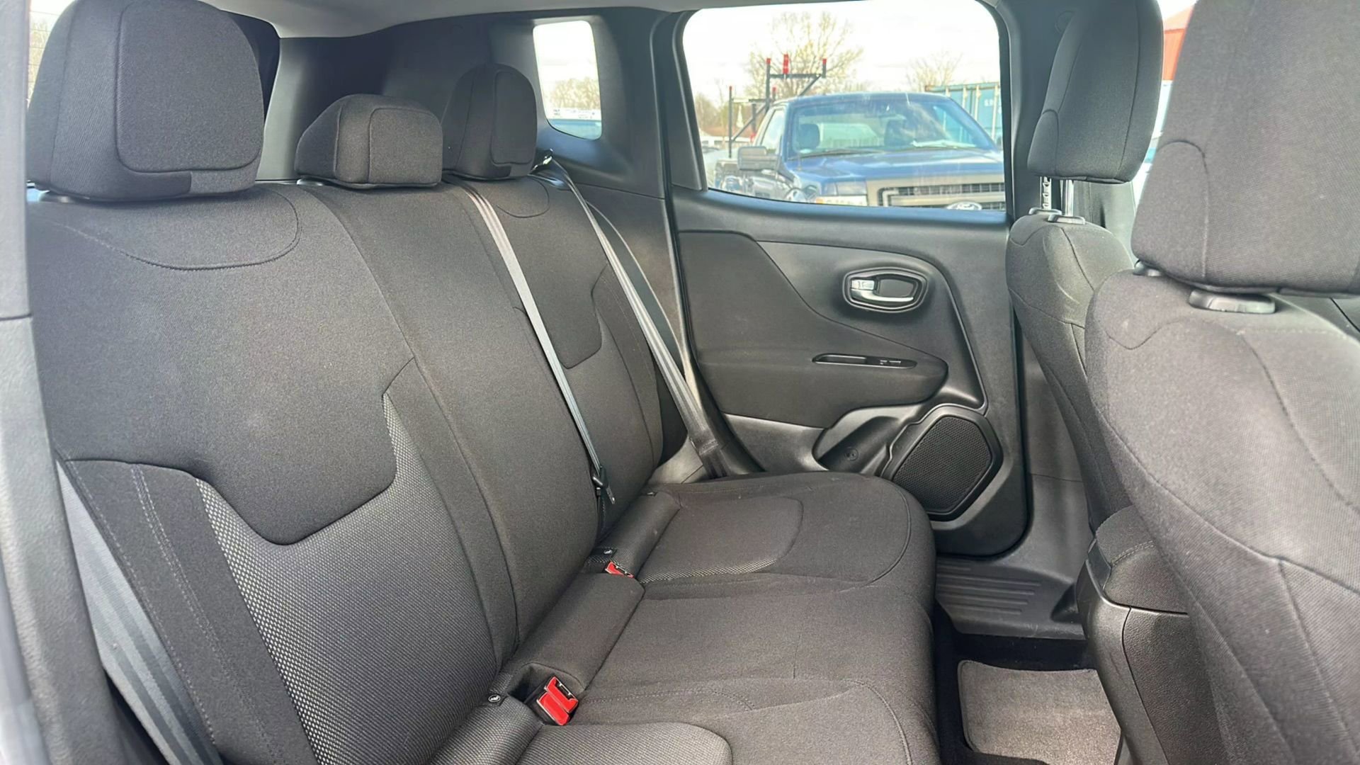 Used 2021 Jeep Renegade Sport image 16