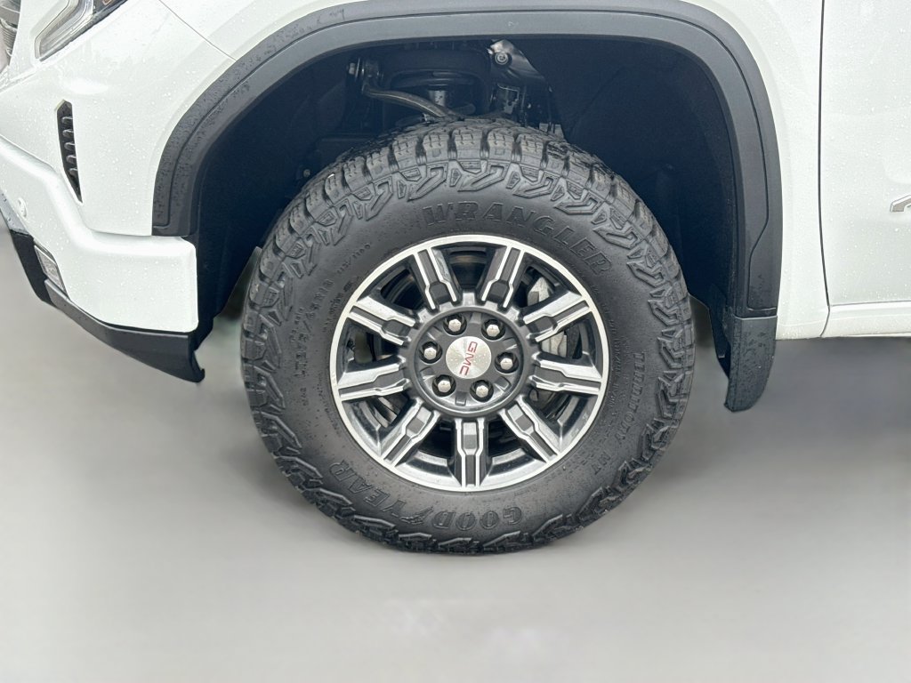Used 2025 GMC Sierra 1500 AT4 AWD/4WD image 39