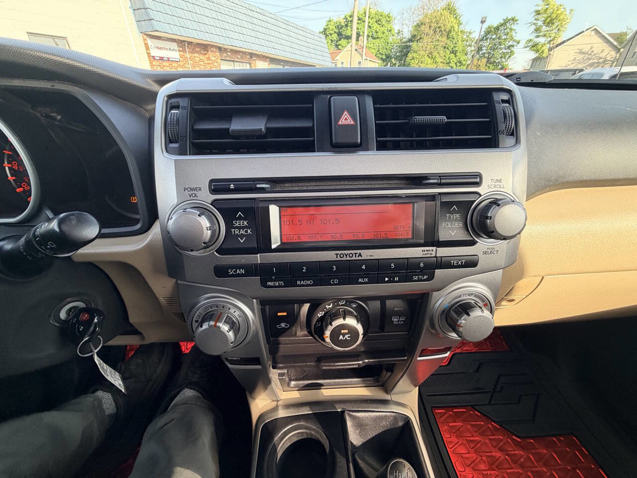 Used 2010 Toyota 4Runner Limited AWD/4WD image 4