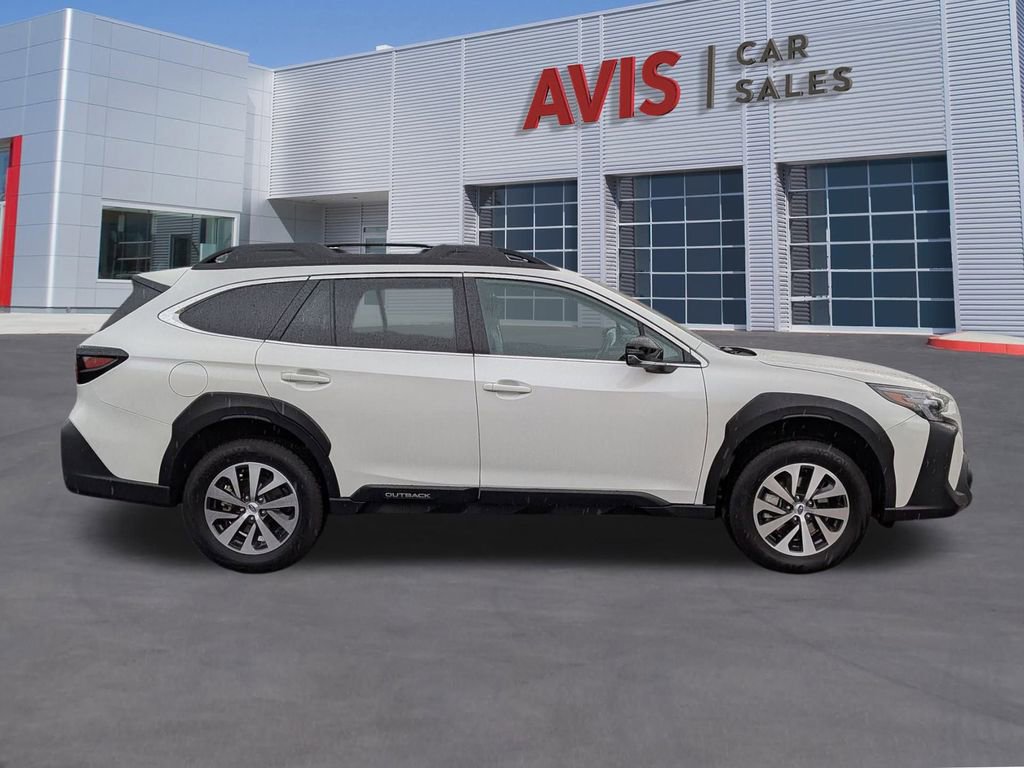 Used 2025 Subaru Outback Premium image 5