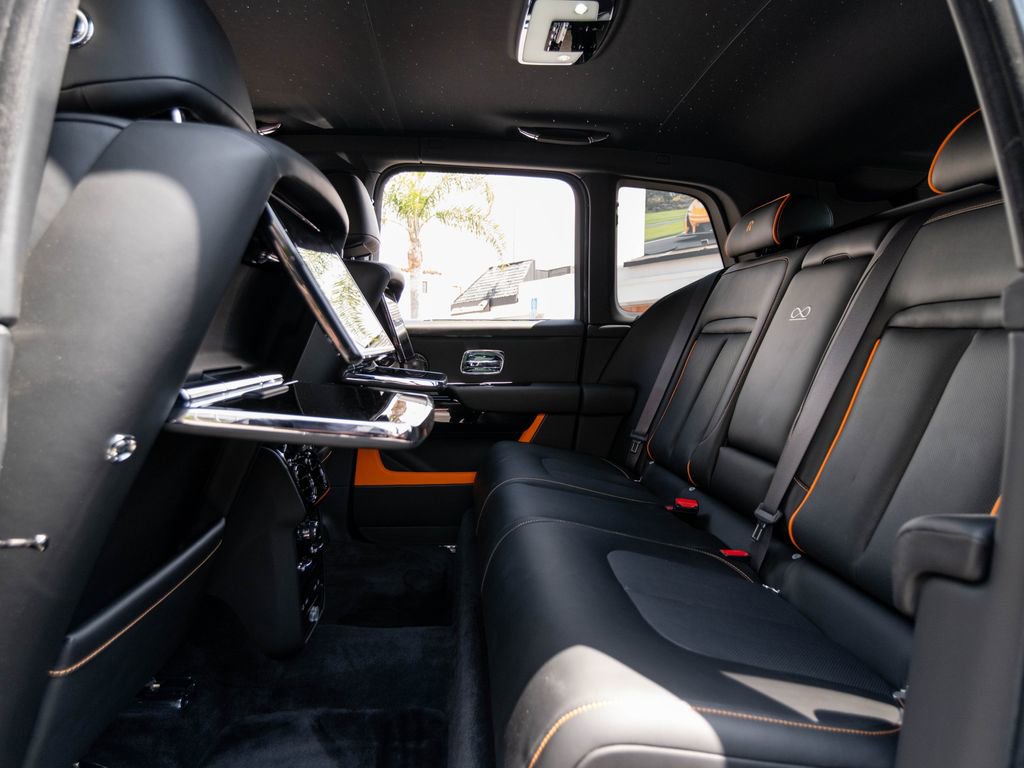 Used 2026 Rolls-Royce Cullinan Black Badge AWD/4WD image 30