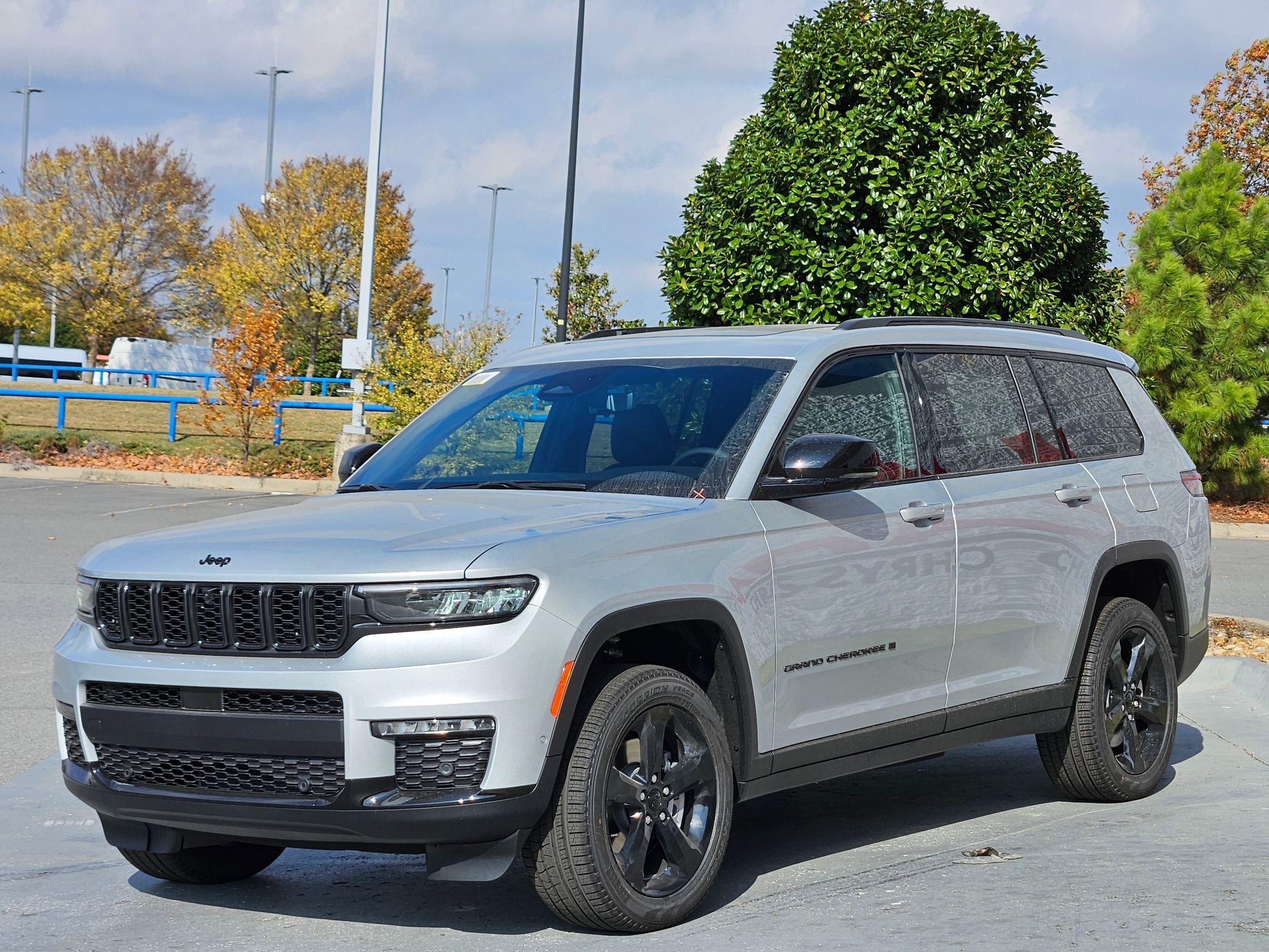 New 2025 Jeep Grand Cherokee L Limited w/ Luxury Tech Group II image 3