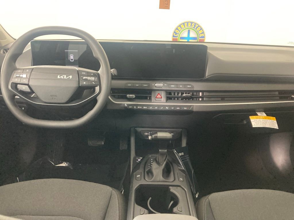 New 2025 Kia K4 LXS image 7