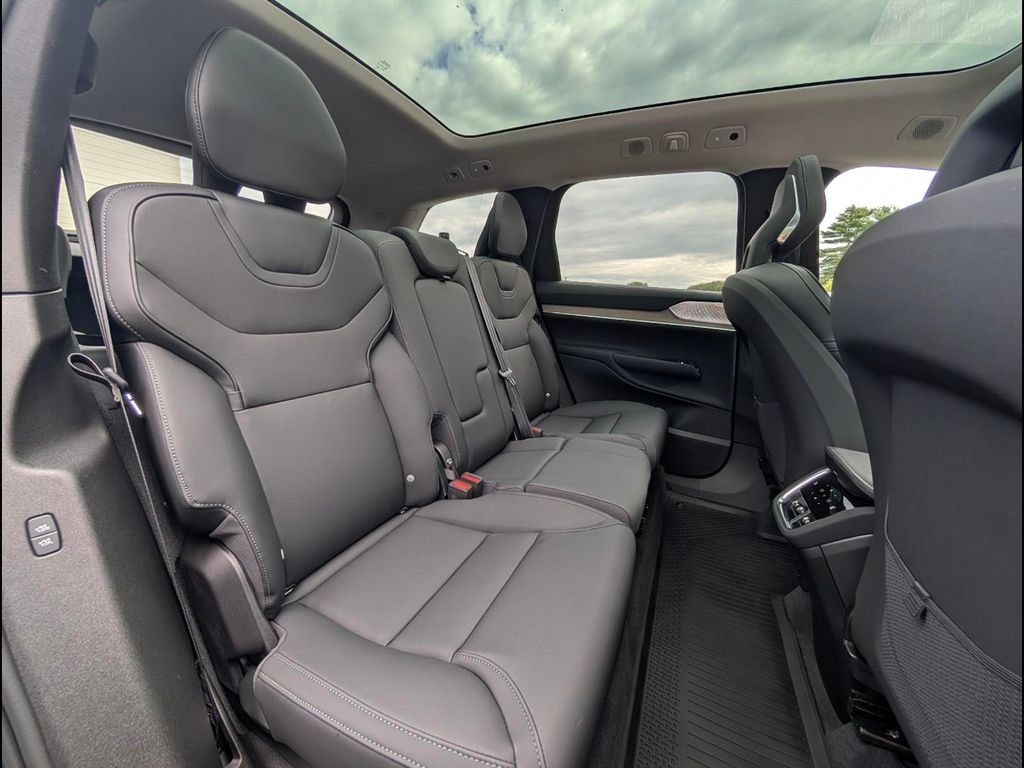 Certified 2025 Volvo EX90 Ultra AWD/4WD image 20
