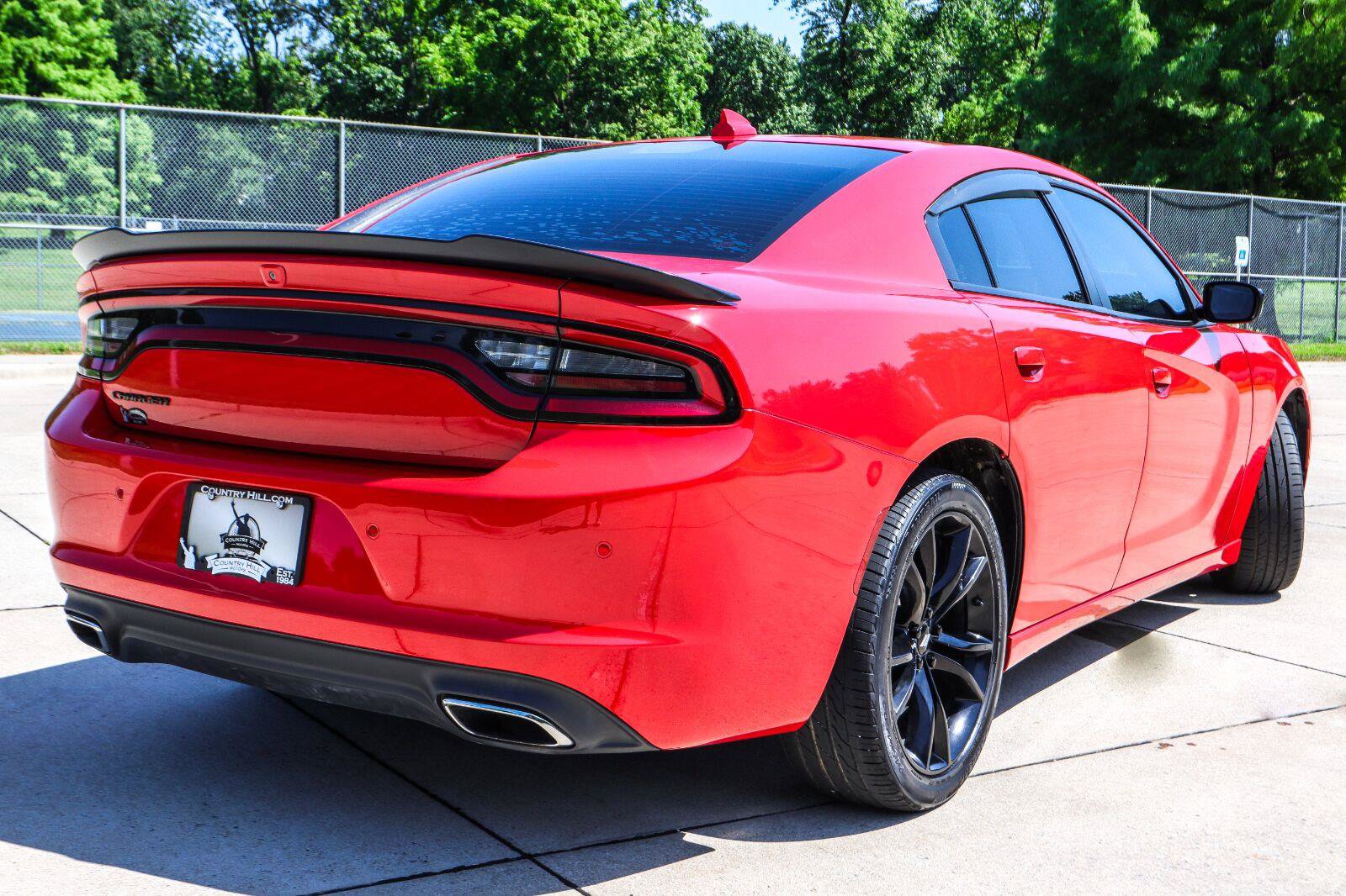 Used 2018 Dodge Charger SXT Plus w/ Blacktop Package RWD image 11