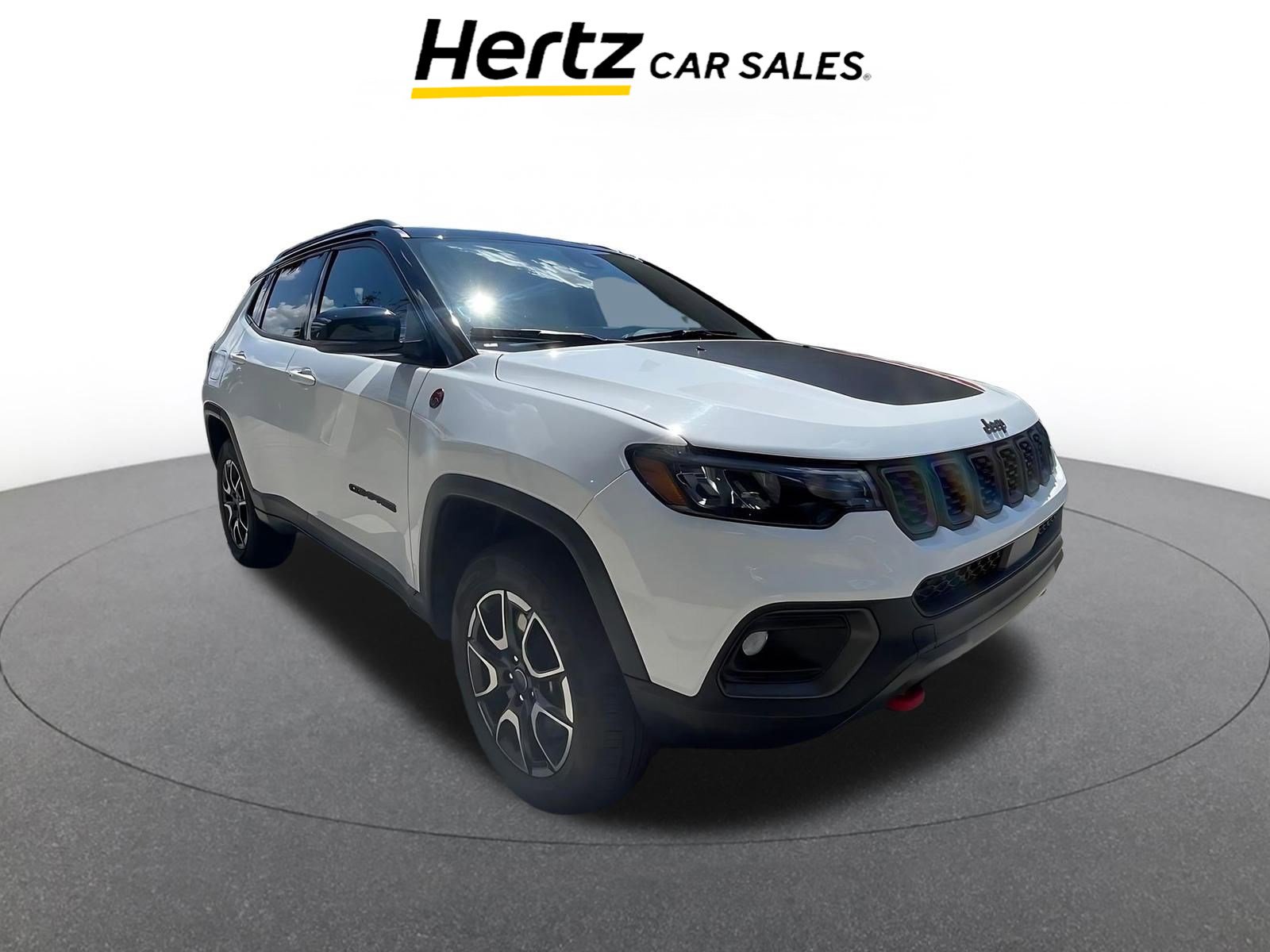 Used 2025 Jeep Compass Trailhawk image 1