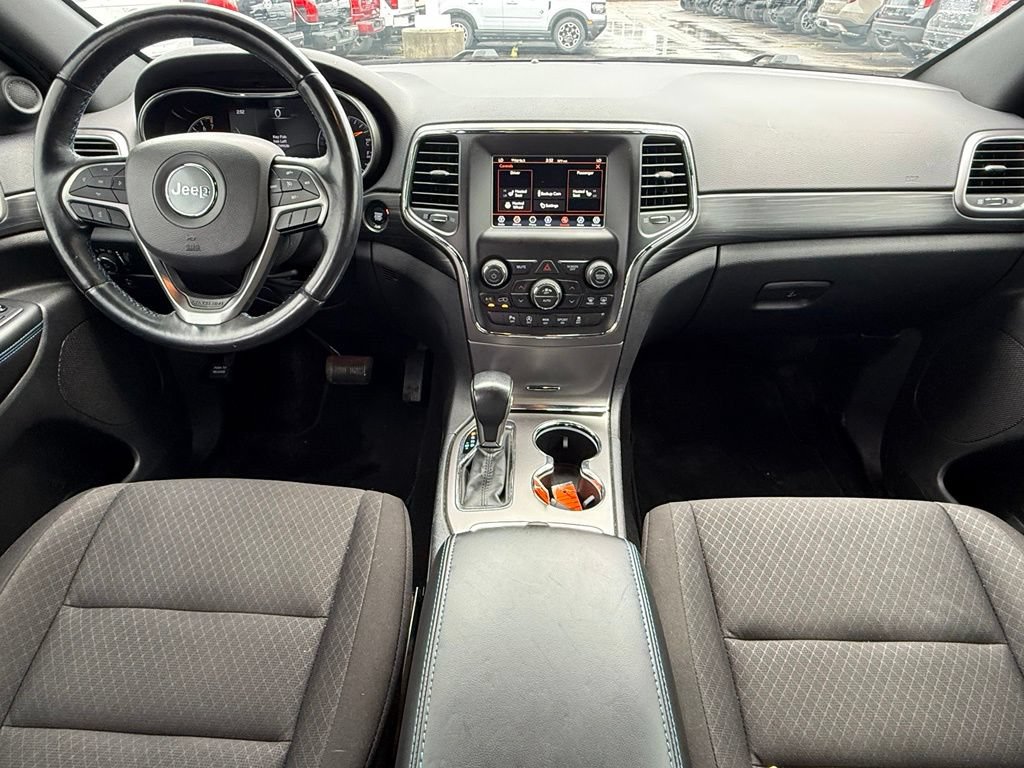 Used 2020 Jeep Grand Cherokee Laredo AWD/4WD image 22