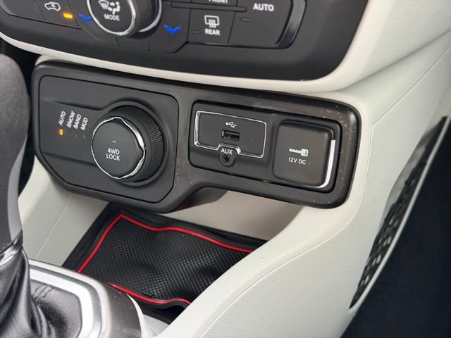 Used 2022 Jeep Renegade Latitude image 34