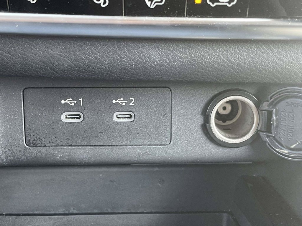 Used 2025 Nissan Rogue SV FWD image 21