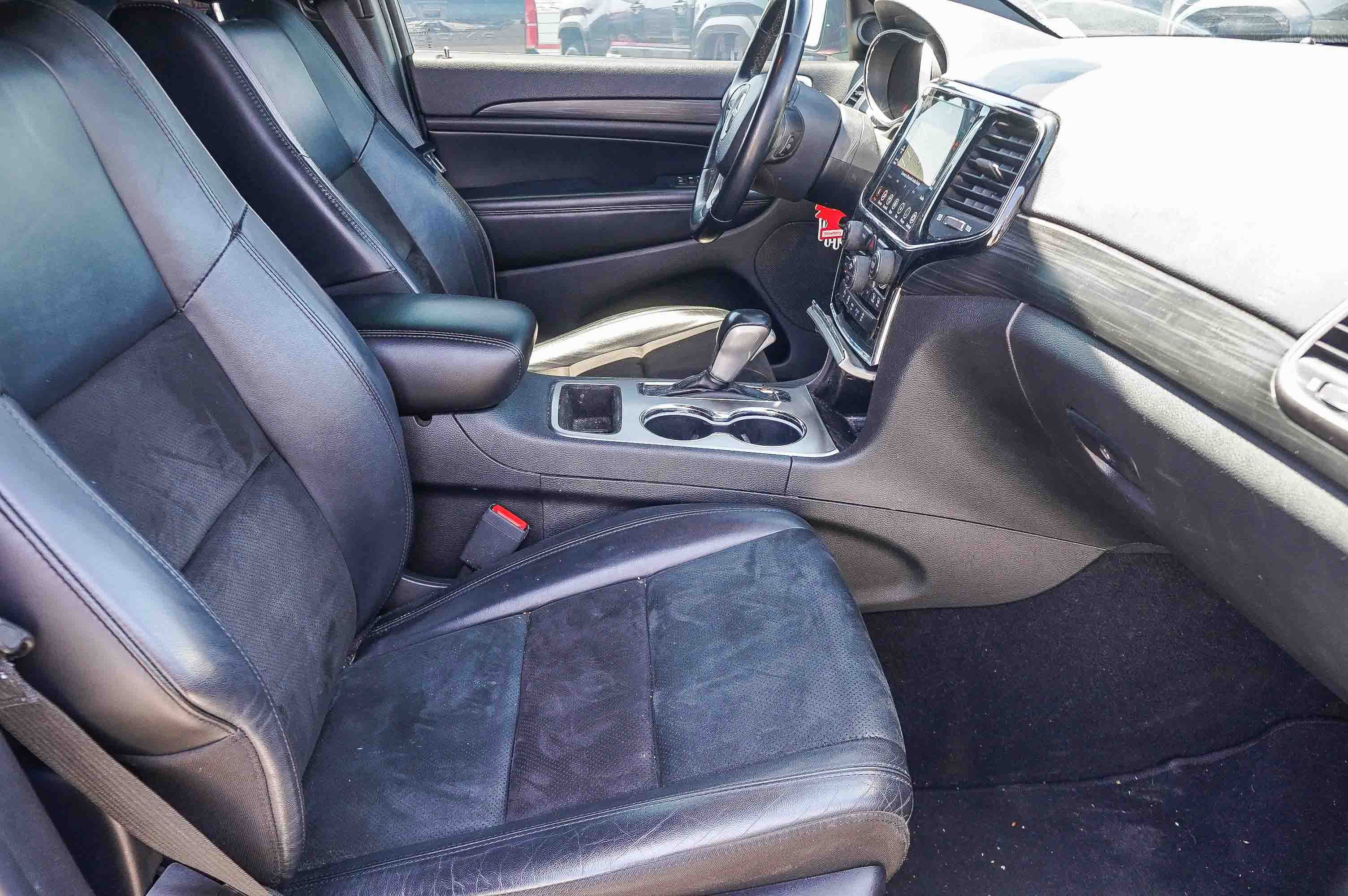 Used 2020 Jeep Grand Cherokee Altitude AWD/4WD image 19