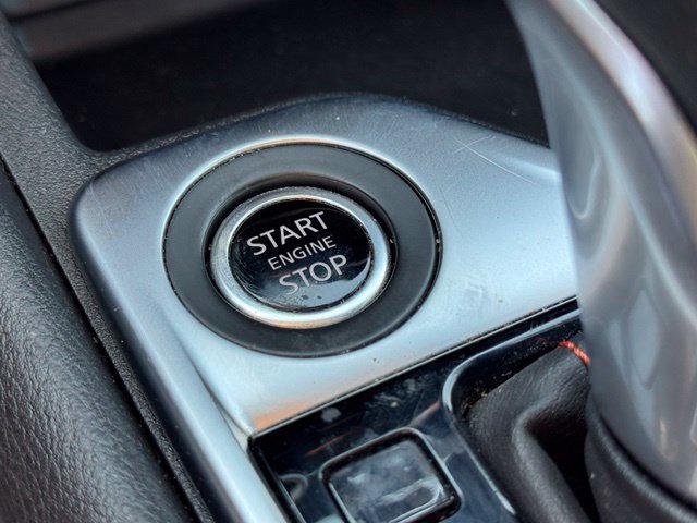 Used 2025 Nissan Sentra SR FWD image 17