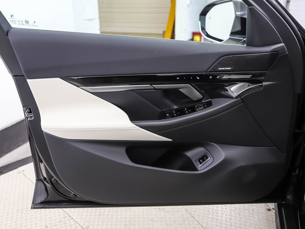 New 2026 BMW 530i xDrive w/ Premium Package image 10