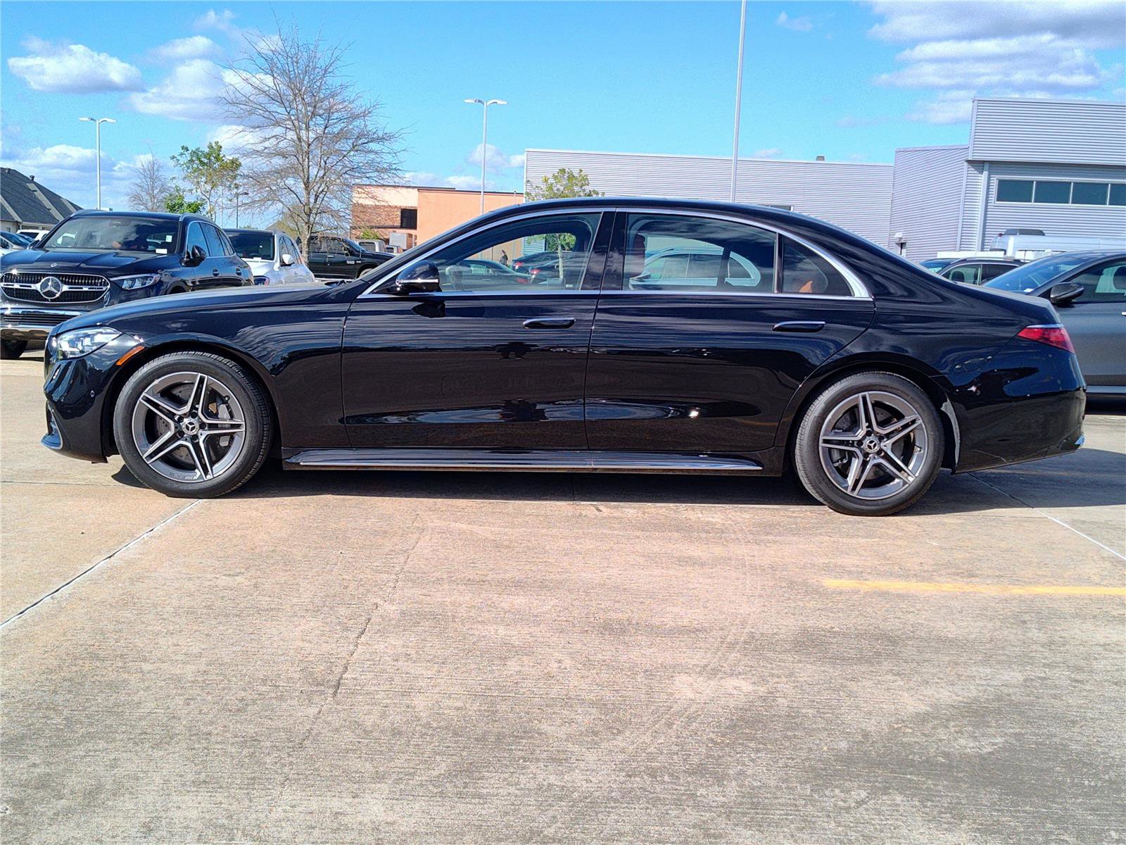 Used 2024 Mercedes-Benz S 580 4MATIC Sedan image 3