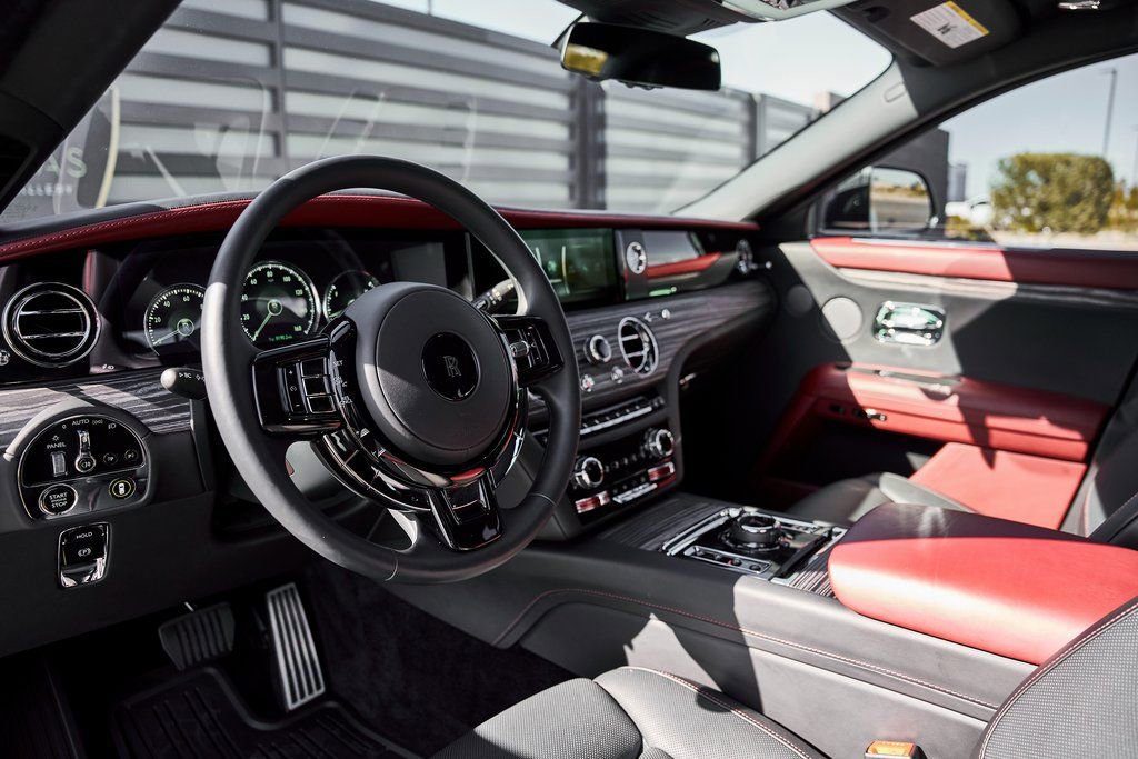Used 2023 Rolls-Royce Ghost AWD/4WD image 2