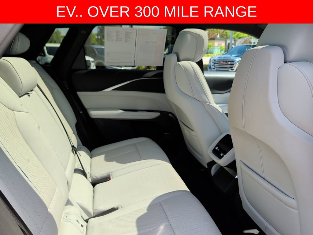 Used 2024 Cadillac Lyriq Luxury w/ LPO, Floor Liner Package AWD/4WD image 44