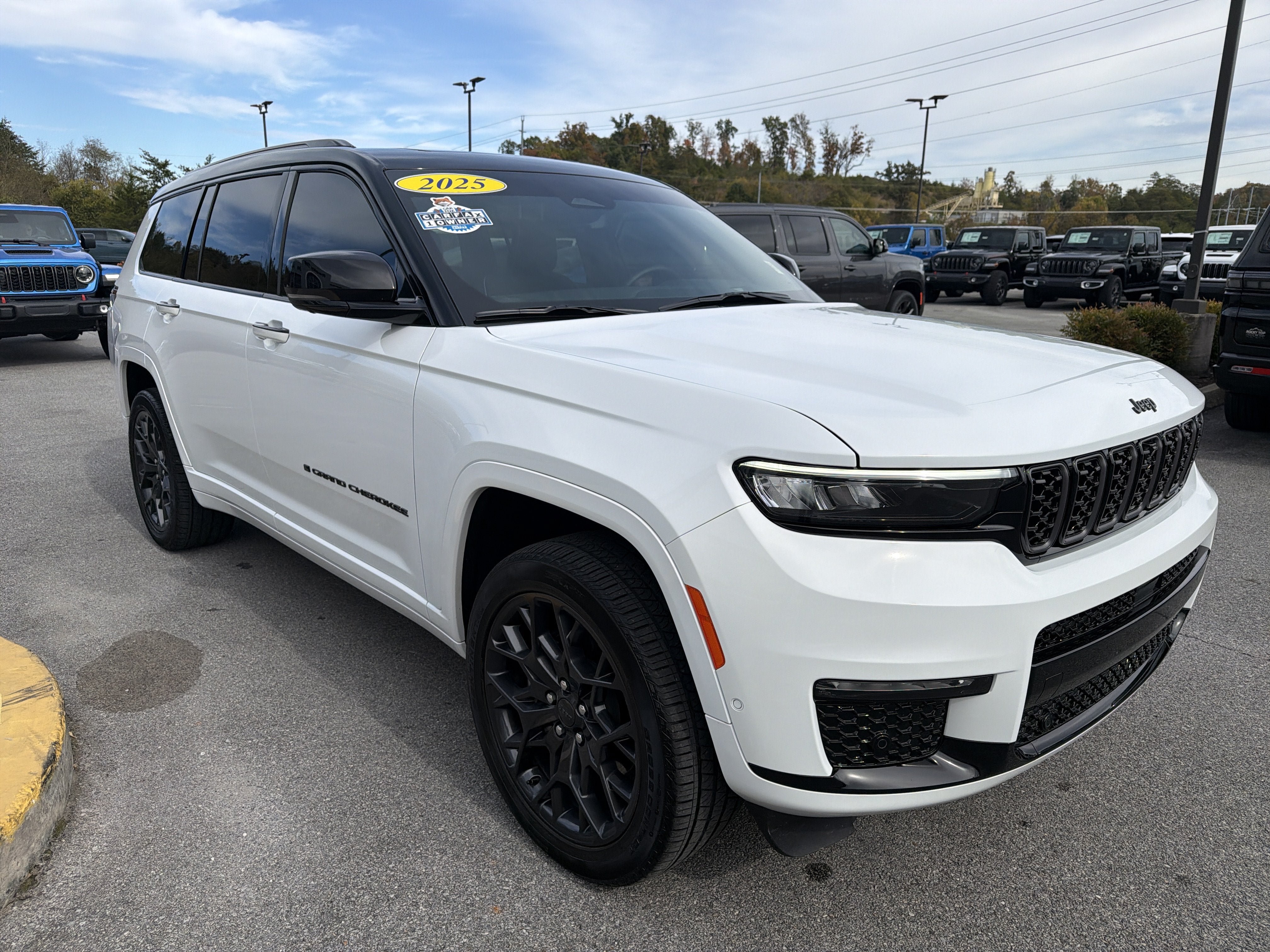 Used 2025 Jeep Grand Cherokee L Summit AWD/4WD image 4