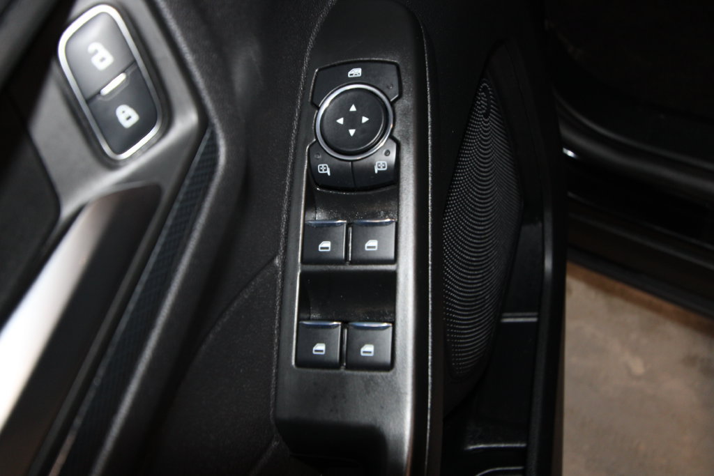 Used 2025 Ford Escape ST-Line Select w/ Class II Trailer Tow Package AWD/4WD image 6