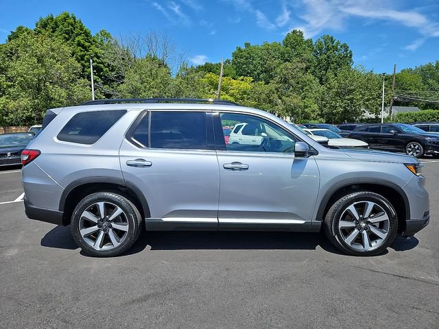 Certified 2023 Honda Pilot Touring image 7