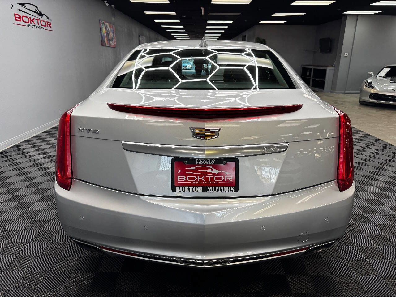 Used 2017 Cadillac XTS Luxury image 10