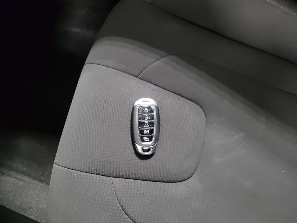 Used 2021 Hyundai Elantra Blue image 32