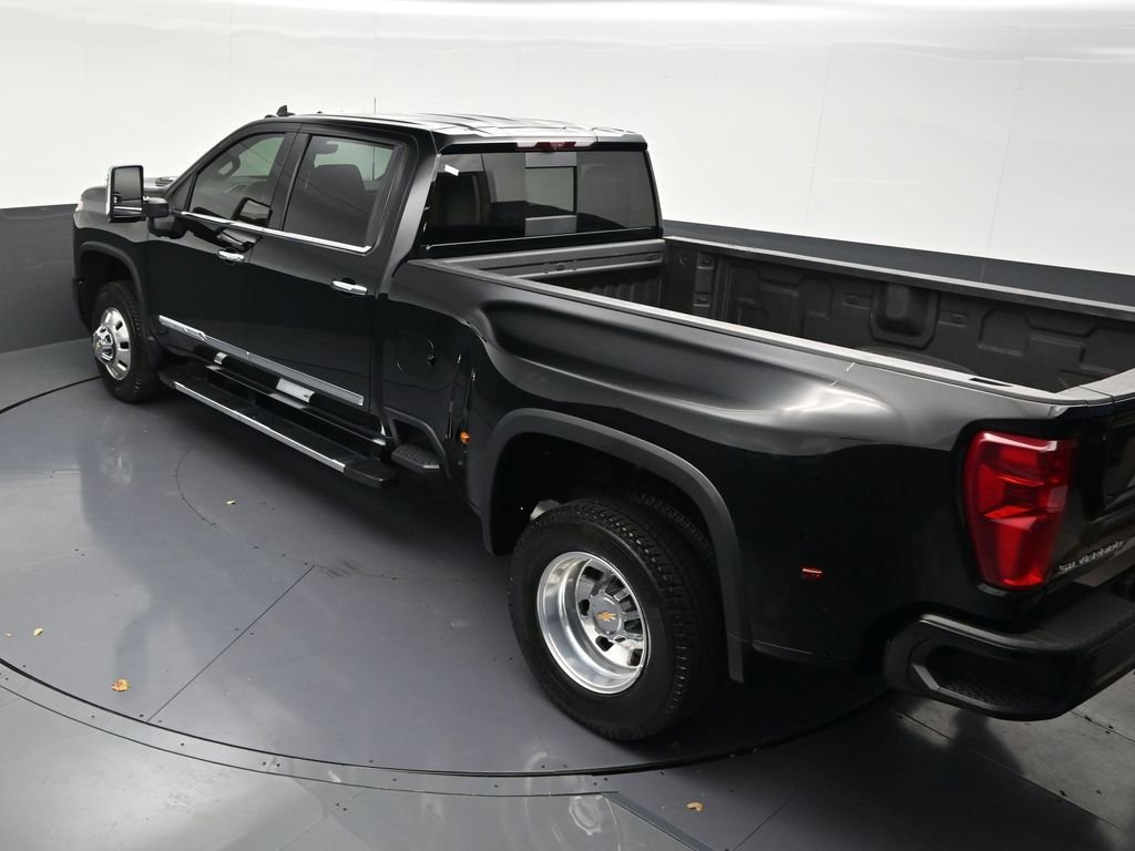 Used 2026 Chevrolet Silverado 3500 High Country w/ High Country Premium Package AWD/4WD image 21