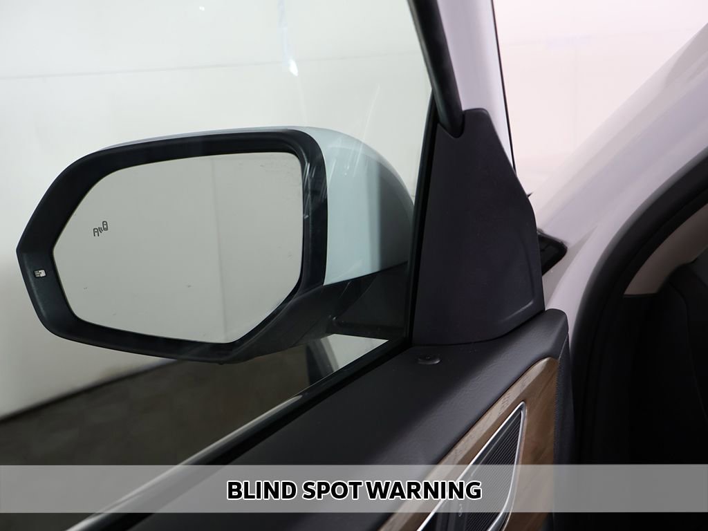 Used 2025 Volkswagen Atlas SE FWD image 4
