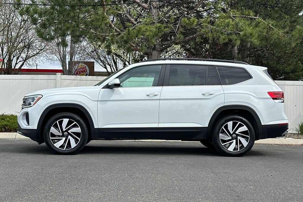Used 2024 Volkswagen Atlas SE AWD/4WD image 7