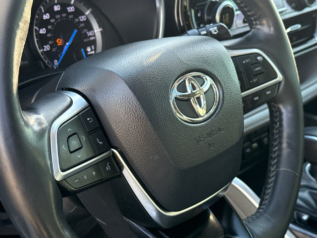 Used 2020 Toyota Highlander Limited FWD image 29